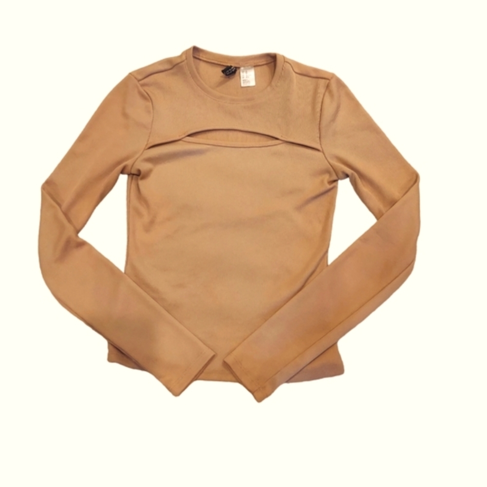 Long-sleeved shirt